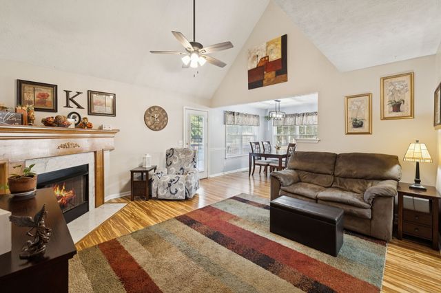 1524 Quantum Ct, Murfreesboro, TN 37128