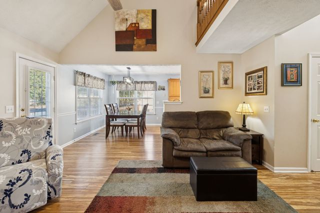 1524 Quantum Ct, Murfreesboro, TN 37128