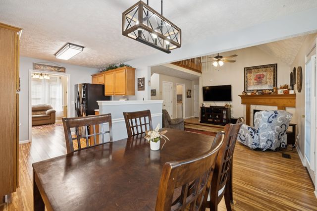 1524 Quantum Ct, Murfreesboro, TN 37128