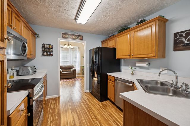 1524 Quantum Ct, Murfreesboro, TN 37128