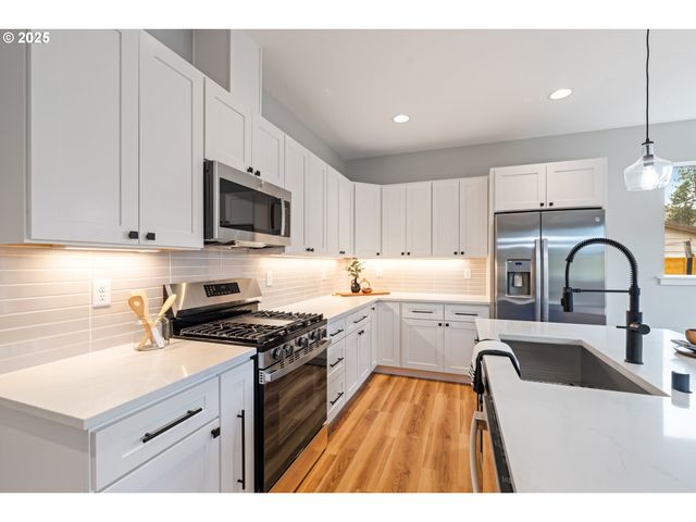 219 MAIN St, White Salmon, WA 98672