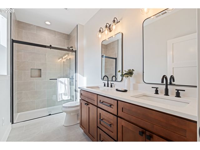 219 MAIN St, White Salmon, WA 98672