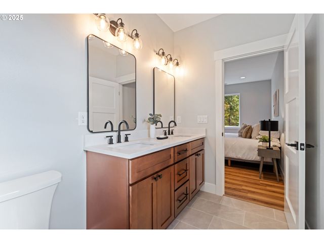 219 MAIN St, White Salmon, WA 98672