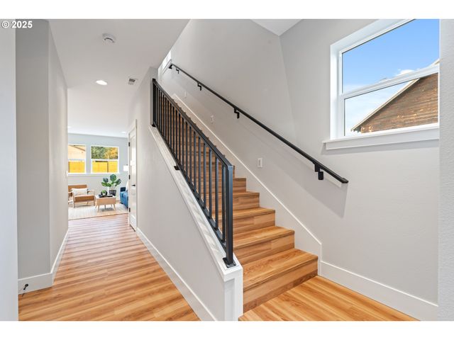 219 MAIN St, White Salmon, WA 98672