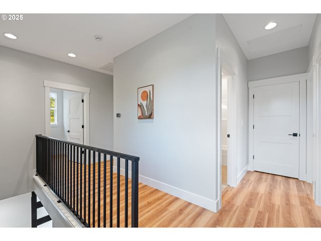 219 MAIN St, White Salmon, WA 98672