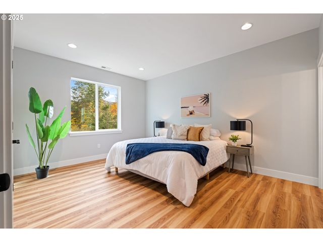 219 MAIN St, White Salmon, WA 98672