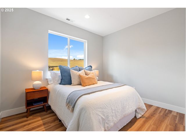 219 MAIN St, White Salmon, WA 98672