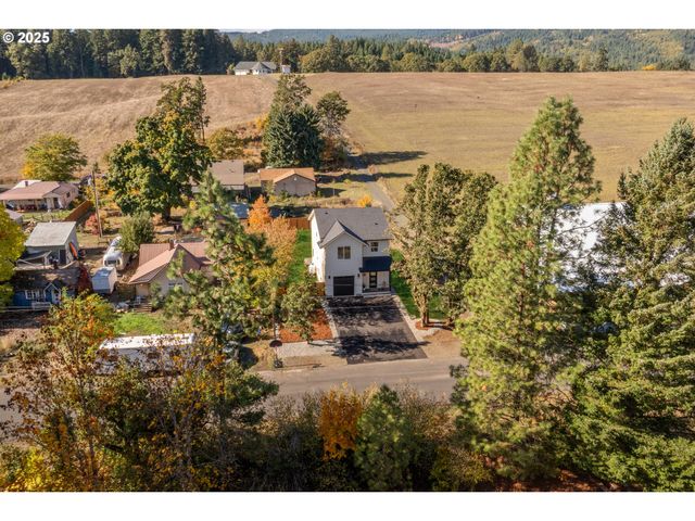 219 MAIN St, White Salmon, WA 98672