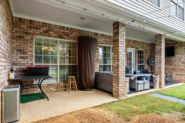 8231 MEADOW VALE DR, Memphis, TN 38125