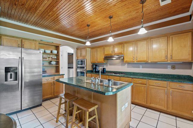 8231 MEADOW VALE DR, Memphis, TN 38125
