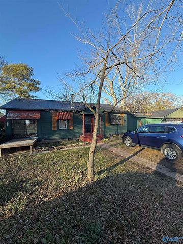 901 Snowden Drive, Boaz, AL 35957