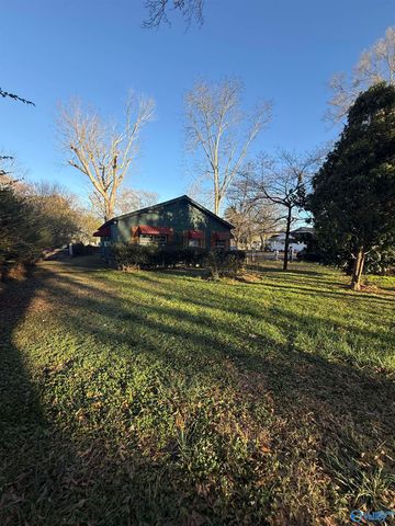 901 Snowden Drive, Boaz, AL 35957