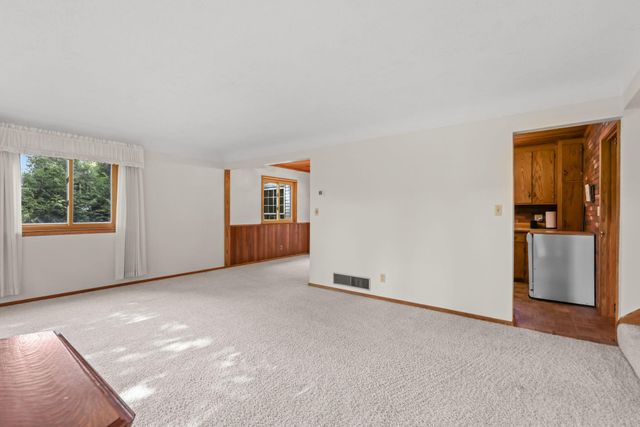 518 12th Avenue NW, New Brighton, MN 55112
