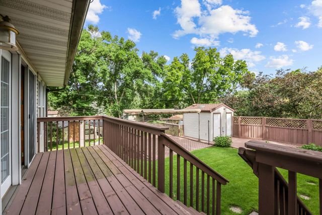 518 12th Avenue NW, New Brighton, MN 55112