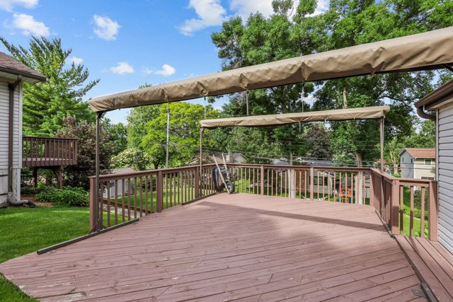518 12th Avenue NW, New Brighton, MN 55112