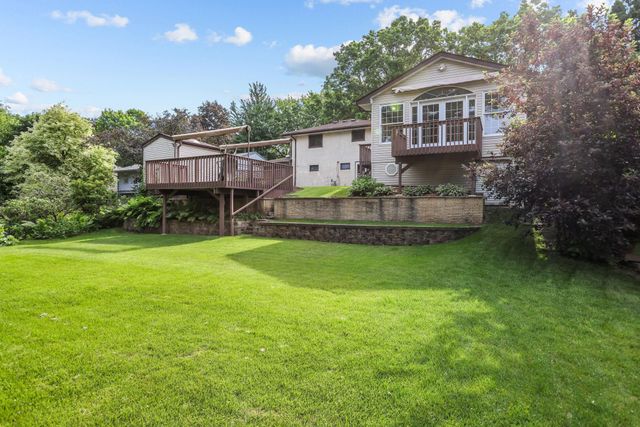 518 12th Avenue NW, New Brighton, MN 55112