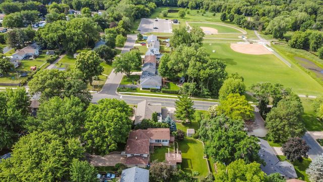 518 12th Avenue NW, New Brighton, MN 55112