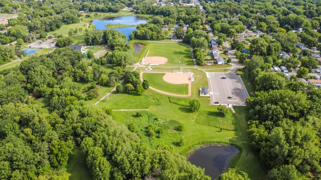 518 12th Avenue NW, New Brighton, MN 55112