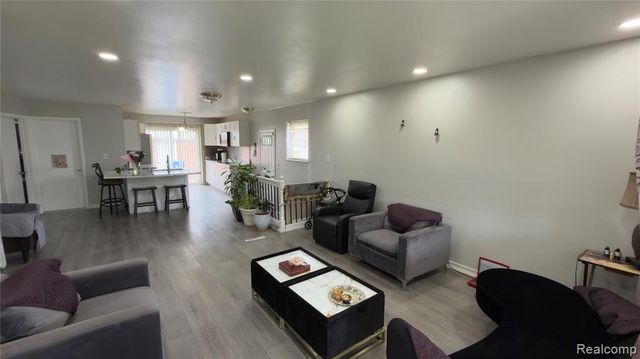 24104 Hass Street, Dearborn Heights, MI 48127