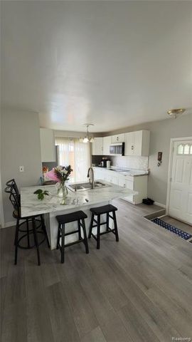 24104 Hass Street, Dearborn Heights, MI 48127