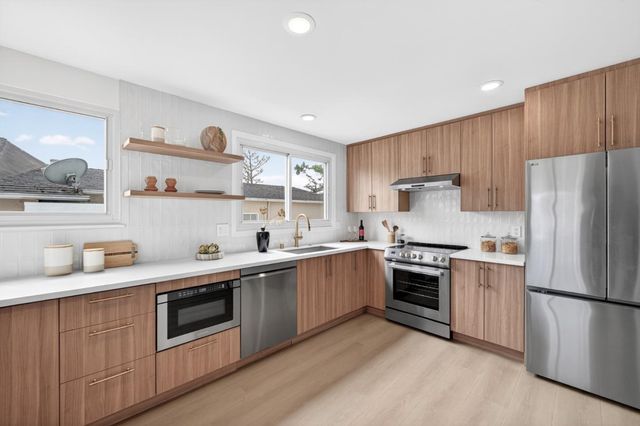 659 Parkview Circle, Pacifica, CA 94044