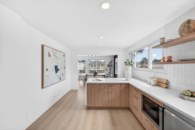 659 Parkview Circle, Pacifica, CA 94044