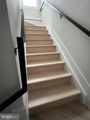 2385 RHODE ISLAND NE #21, Washington, DC 20018