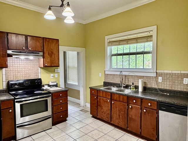 111 Pettus, Dothan, AL 36301