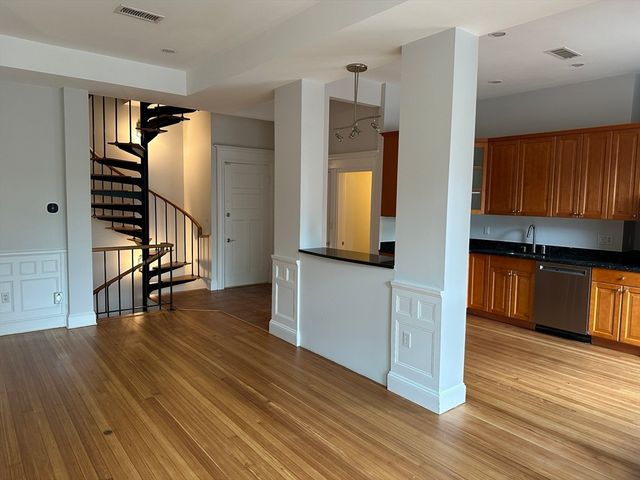 1757 Beacon St 1, Brookline, MA 02445