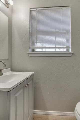 809 Holly Hill Road, Edmond, OK 73003