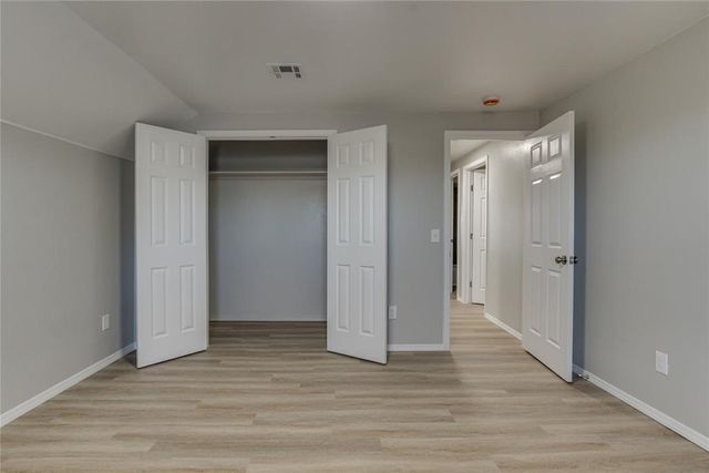 809 Holly Hill Road, Edmond, OK 73003