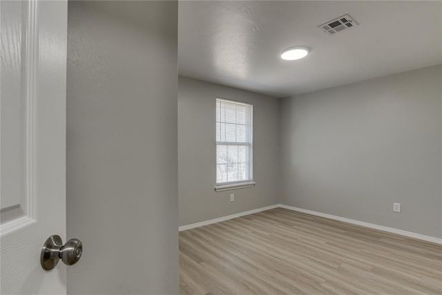 809 Holly Hill Road, Edmond, OK 73003