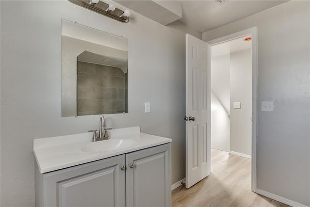 809 Holly Hill Road, Edmond, OK 73003