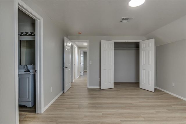 809 Holly Hill Road, Edmond, OK 73003