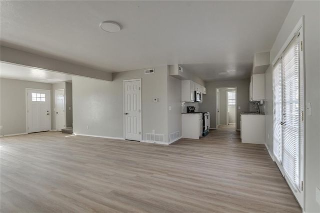 809 Holly Hill Road, Edmond, OK 73003