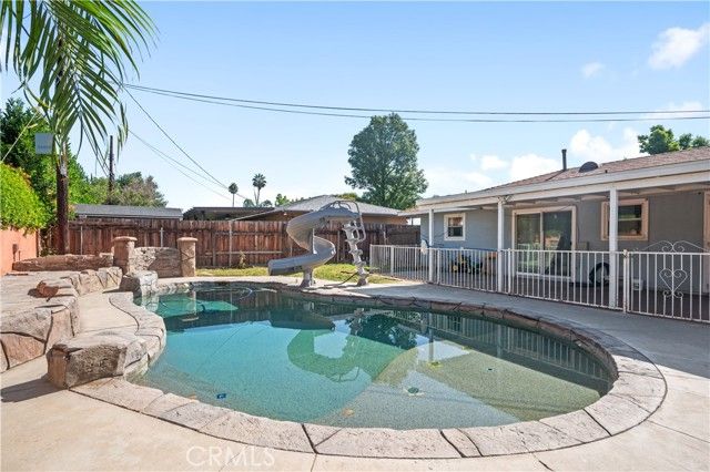 8989 Pembroke Avenue, Riverside, CA 92503