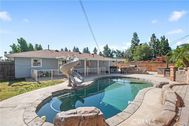 8989 Pembroke Avenue, Riverside, CA 92503