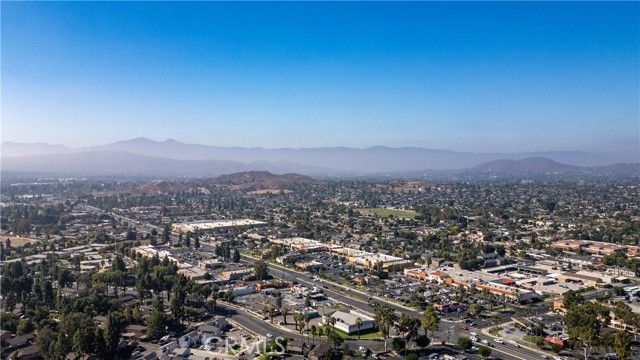 8989 Pembroke Avenue, Riverside, CA 92503