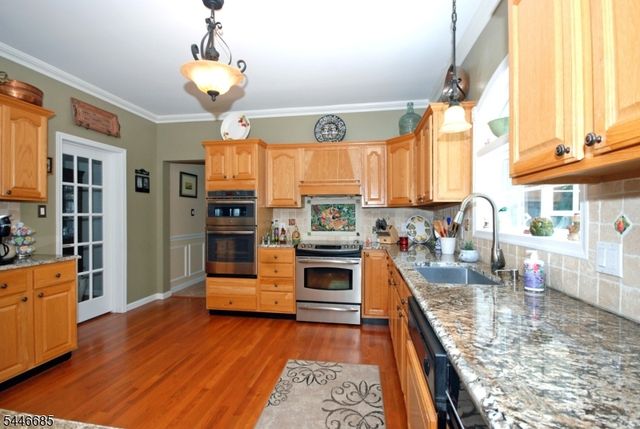 32 Coddington Rd, Readington Twp., NJ 08889