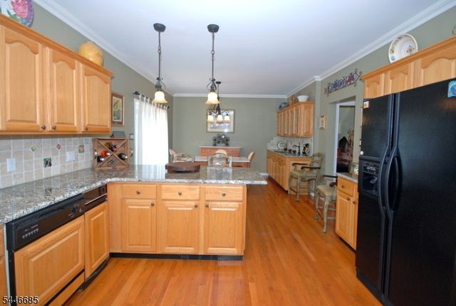 32 Coddington Rd, Readington Twp., NJ 08889