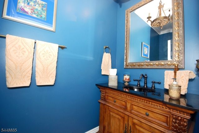 32 Coddington Rd, Readington Twp., NJ 08889