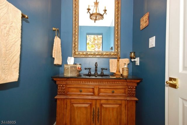 32 Coddington Rd, Readington Twp., NJ 08889