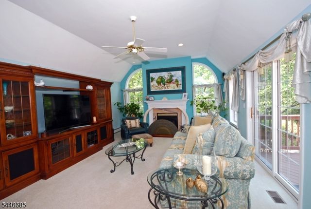32 Coddington Rd, Readington Twp., NJ 08889