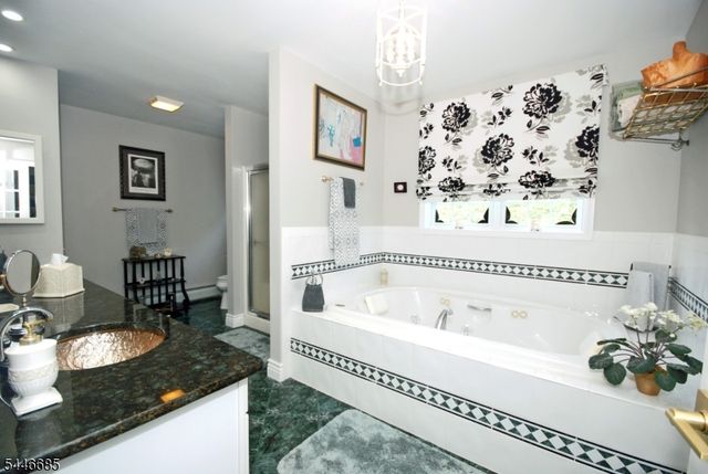 32 Coddington Rd, Readington Twp., NJ 08889