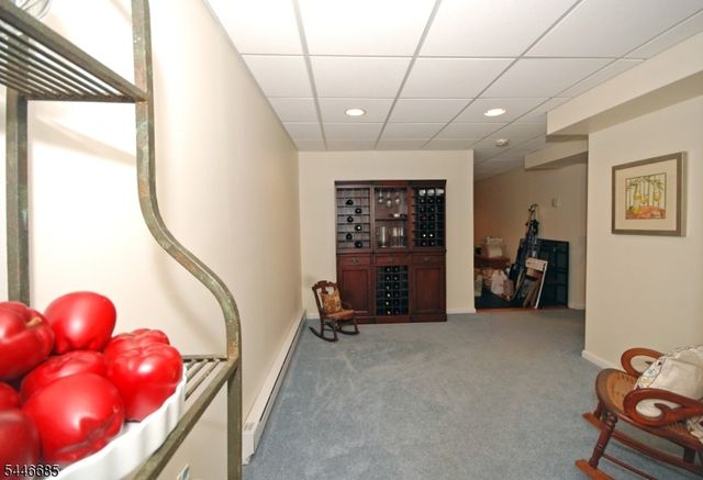 32 Coddington Rd, Readington Twp., NJ 08889