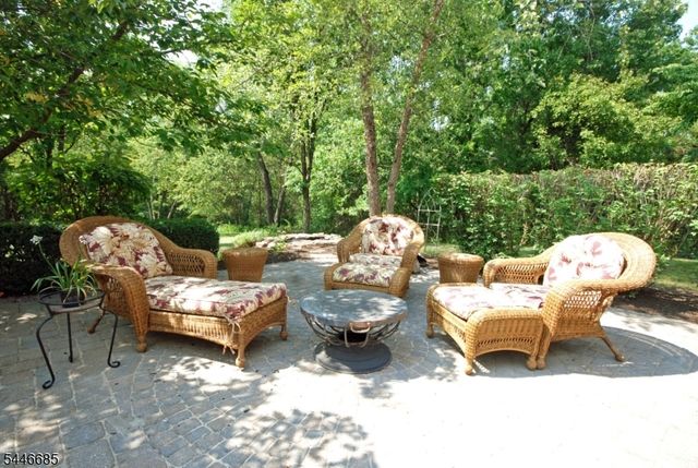 32 Coddington Rd, Readington Twp., NJ 08889