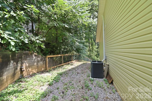 16 Westwood Drive, Candler, NC 28715