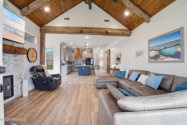 105 Ember Grove Crossing, Lafayette, LA 70508