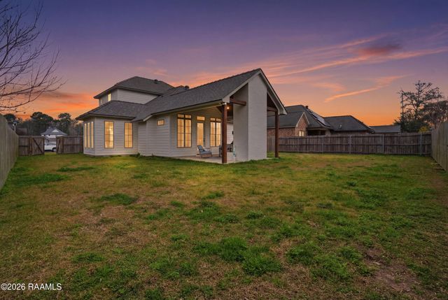 105 Ember Grove Crossing, Lafayette, LA 70508
