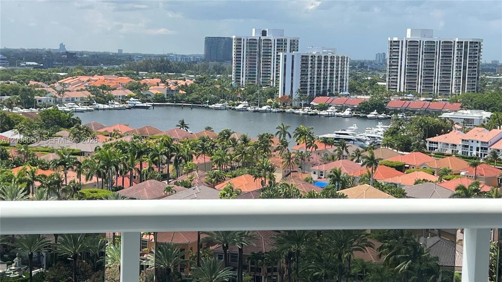 20505 E Country Club Dr 1639, Aventura, FL 33180